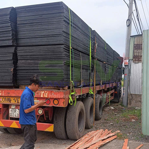 Hình ảnh đóng hàng và vận chuyển Sáng Tạo Việt